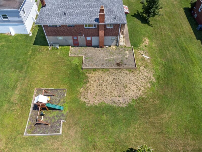 1522 Oak St — photo 3