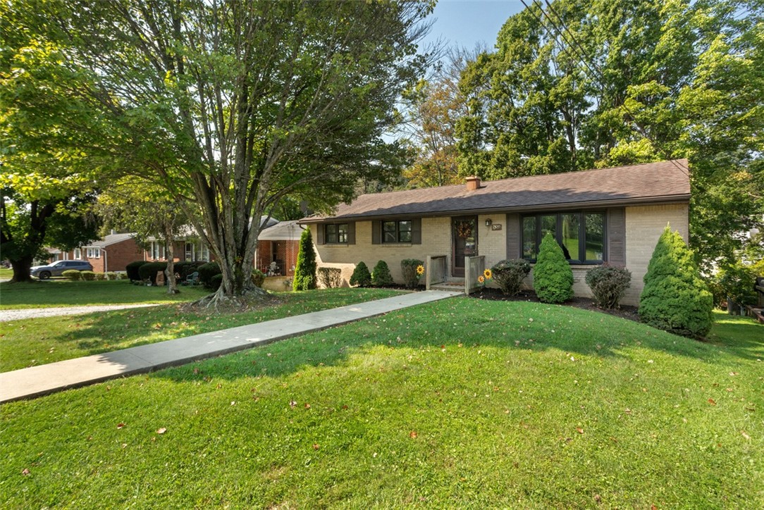 538 Newport Dr — photo 1