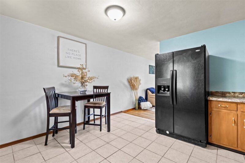 538 Newport Dr — photo 6
