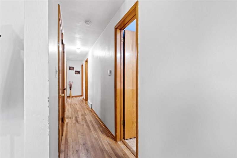538 Newport Dr — photo 7