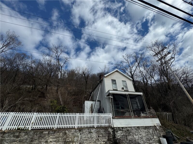 1881 Noble St — photo 3