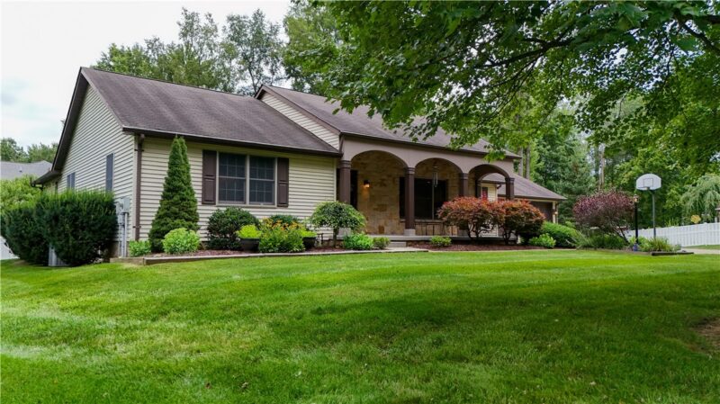 40 Forest Glen Dr — photo 3