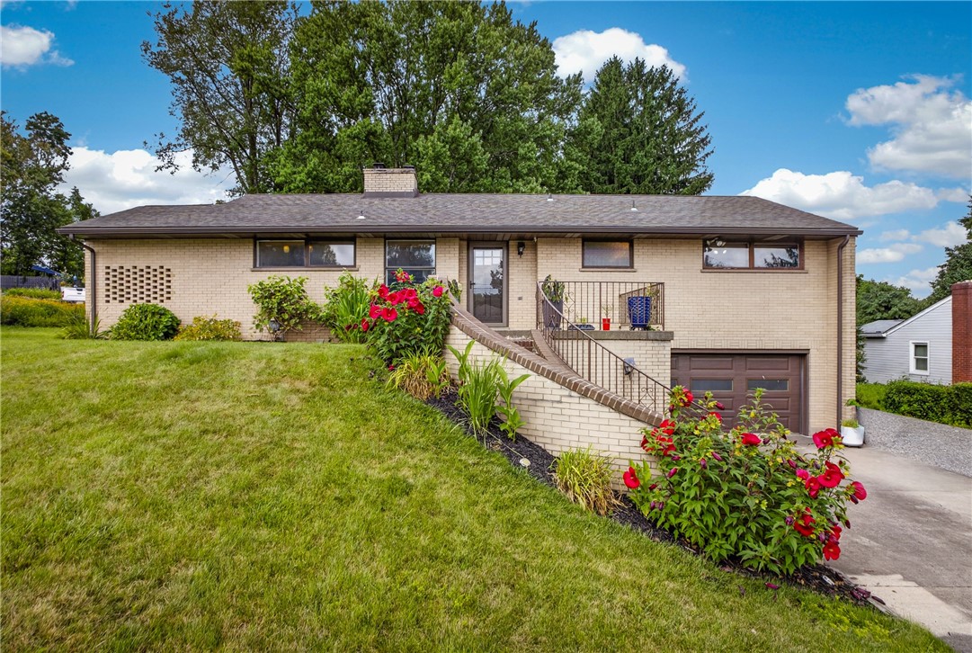 11 Ellen Drive — photo 1
