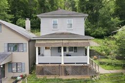 9 1/2 Spring St