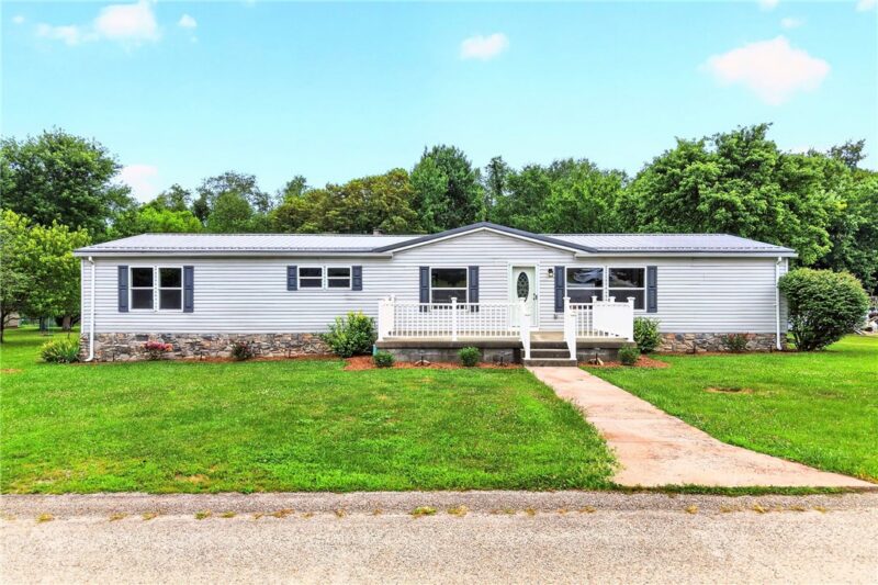 218 Florence Dr — photo 2