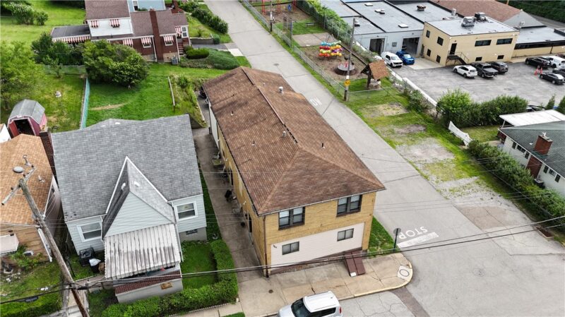 569 Woodmont Ave — photo 4
