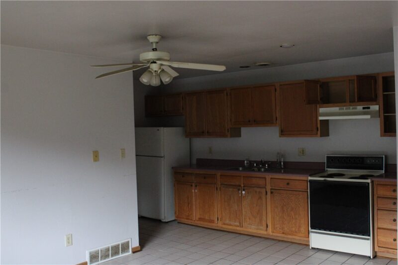 569 Woodmont Ave — photo 6