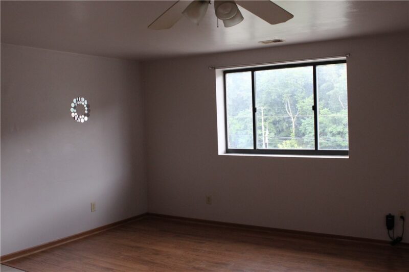 569 Woodmont Ave — photo 7