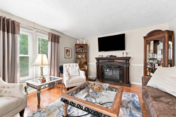 4004 Orchard Circle — photo 8