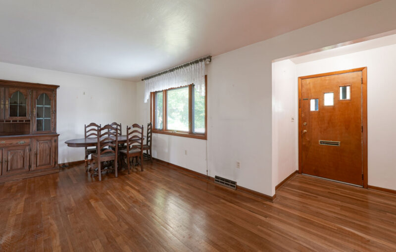 19 Armstrong STREET — photo 4