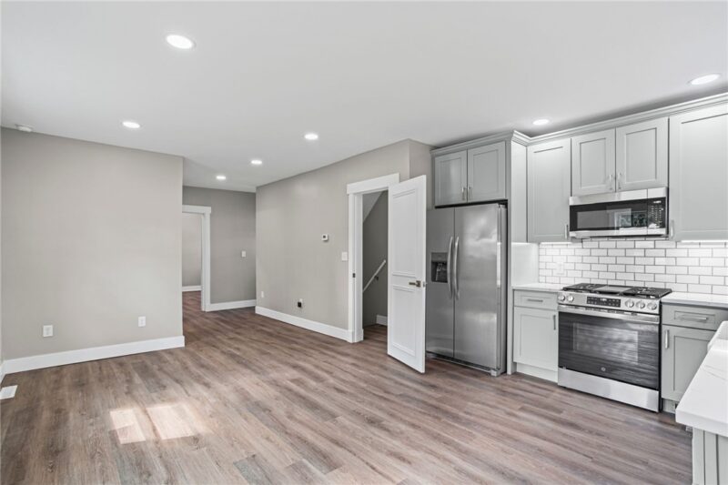 1405 Francis St — photo 2