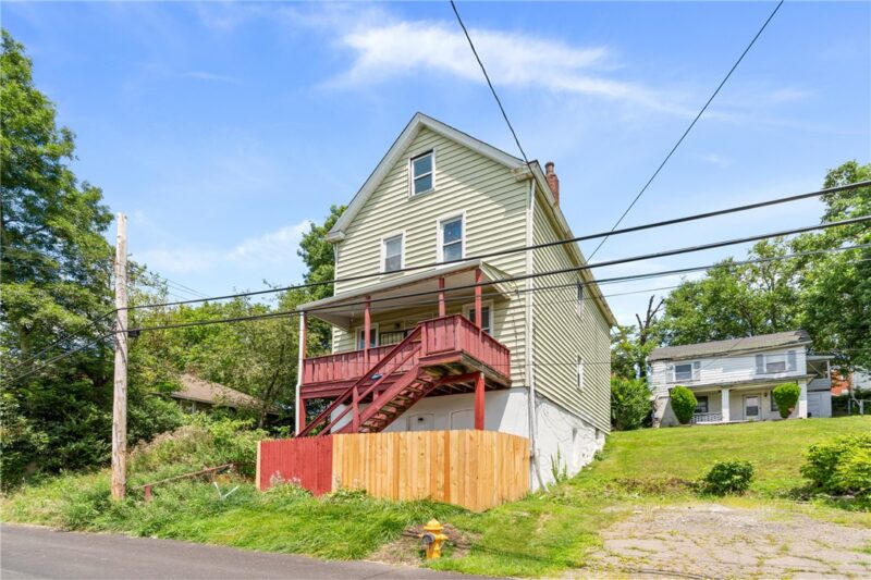 132 Fairview Ave — photo 3