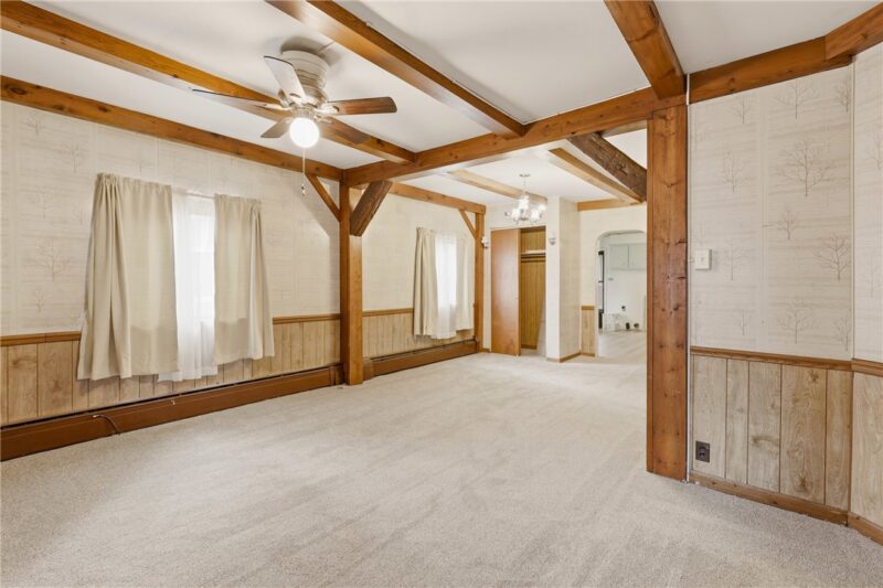 557 Railroad St. — photo 8