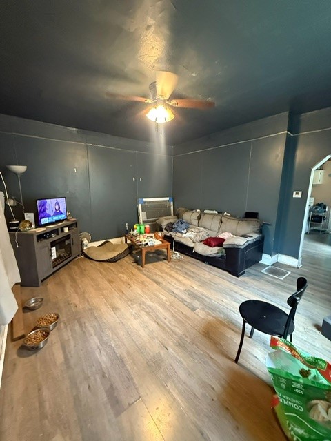 1102 Oakland Ave — photo 4