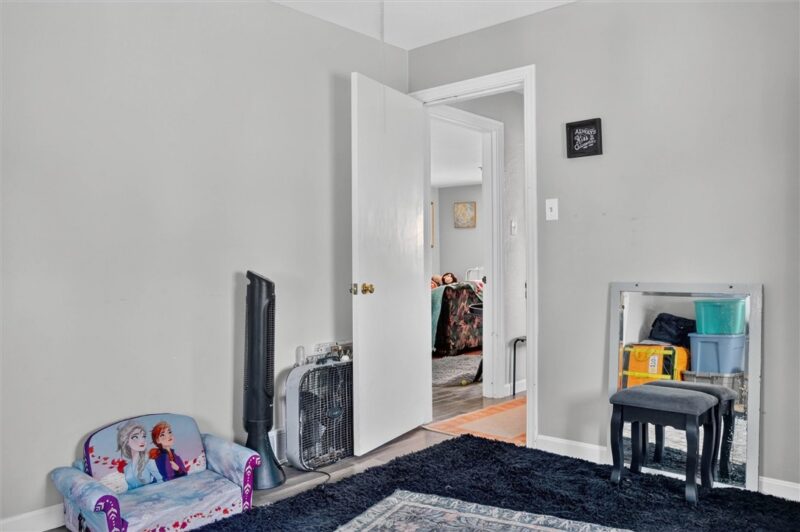1615 Sumac St — photo 4