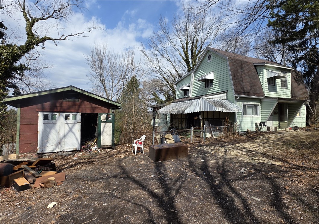 23 Maple Ave A — photo 1