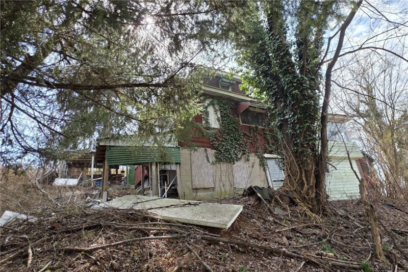 23 Maple Ave B — photo 3