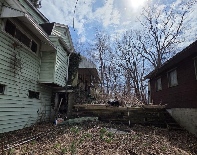 23 Maple Ave B — photo 4