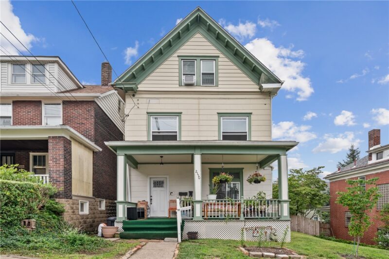 2120 Columbia Ave — photo 2