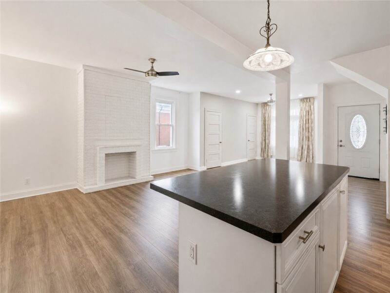 2120 Columbia Ave — photo 4