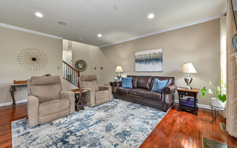 810 Fairgate DRIVE — photo 2
