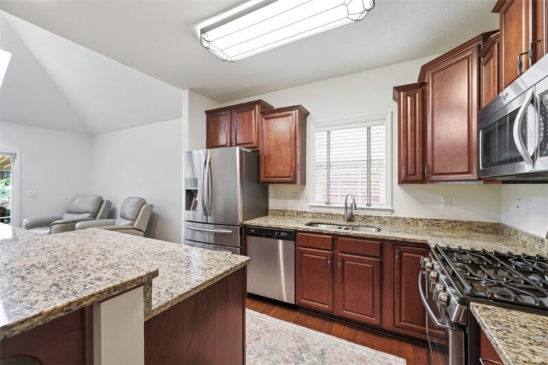 401 River Glen Dr — photo 5