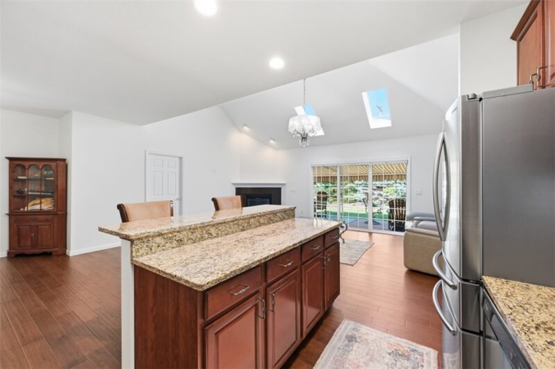 401 River Glen Dr — photo 7