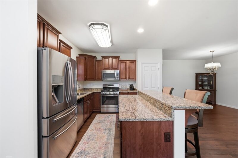 401 River Glen Dr — photo 8