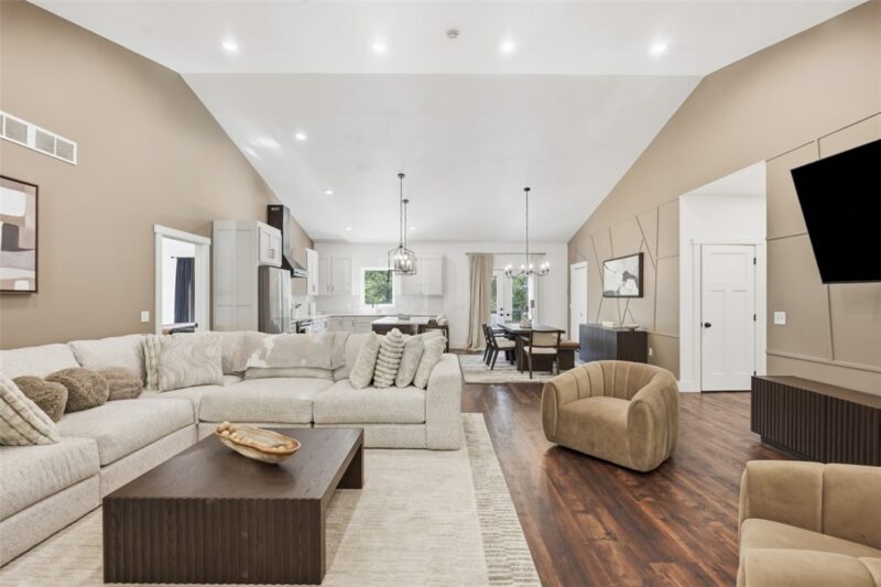 521 Creek Rd — photo 8