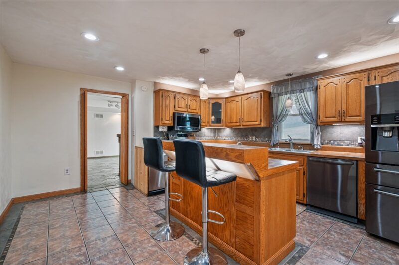 119 Clyde Ave — photo 3