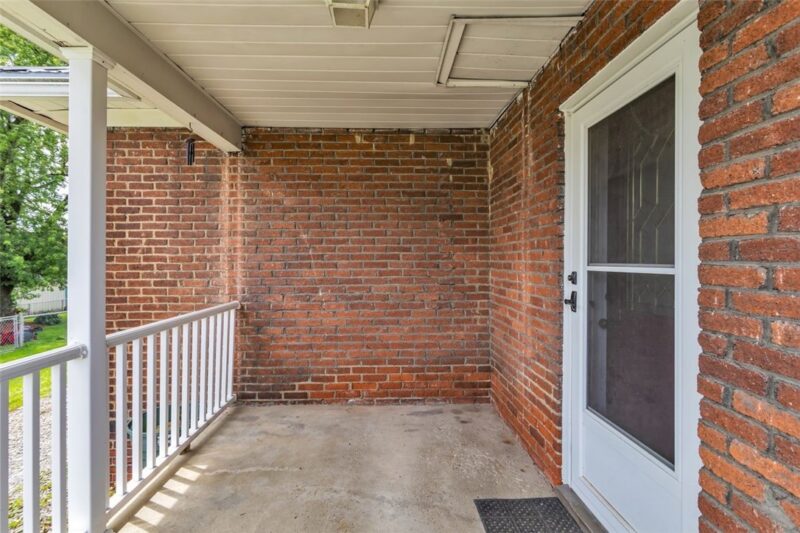 828 John St — photo 4