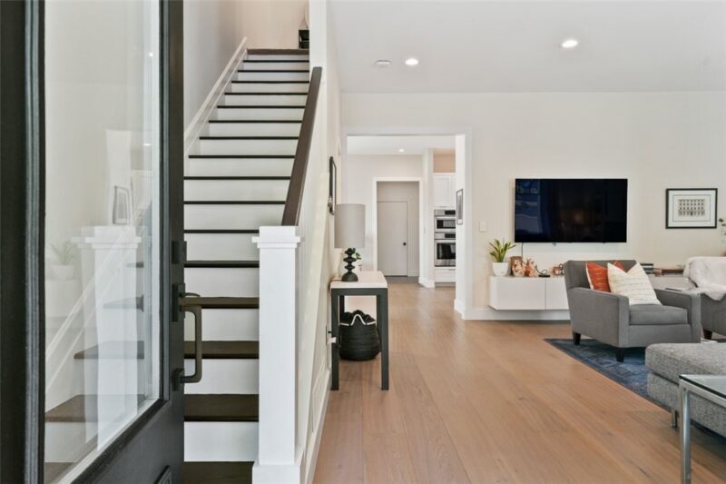 1005 Hasley Ln — photo 2
