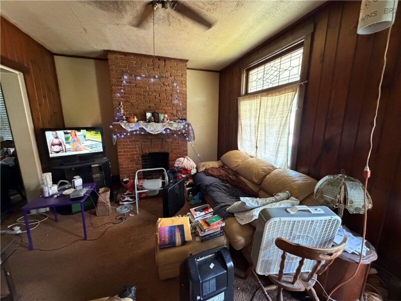 547 Marie Ave — photo 3