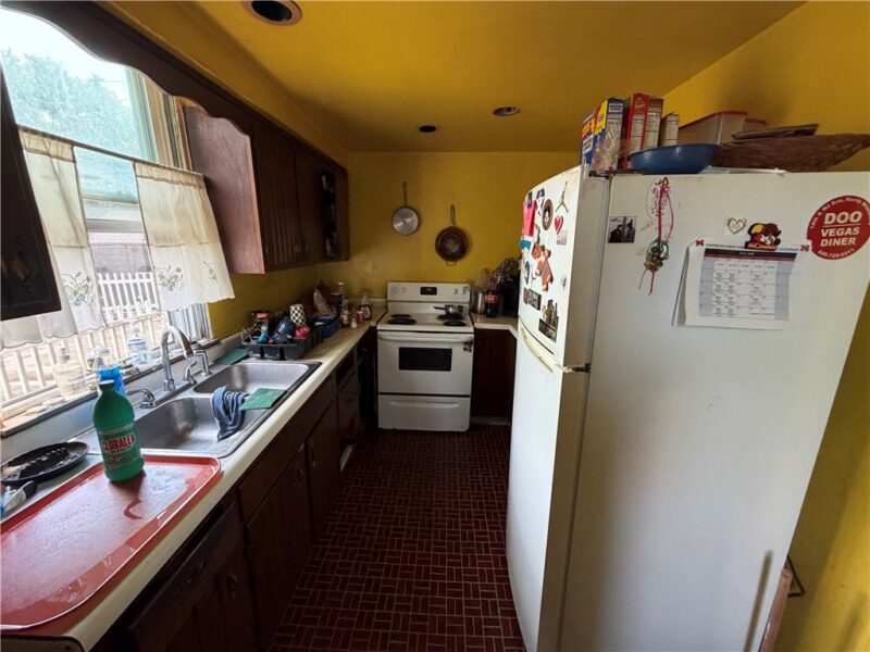 547 Marie Ave — photo 8