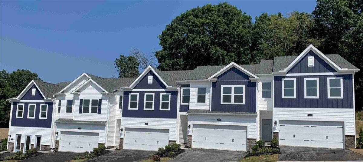 202 Paddock Lane — photo 1