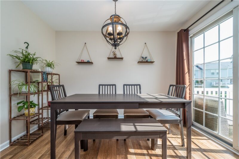 1042 Bayberry Dr — photo 4
