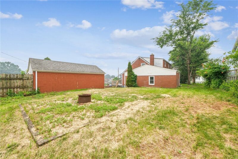300 Pershing Dr — photo 6