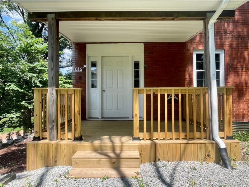 1016 Weber St — photo 2
