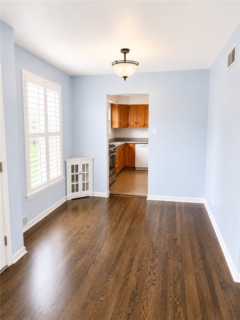 5020 Clifton DRIVE — photo 8