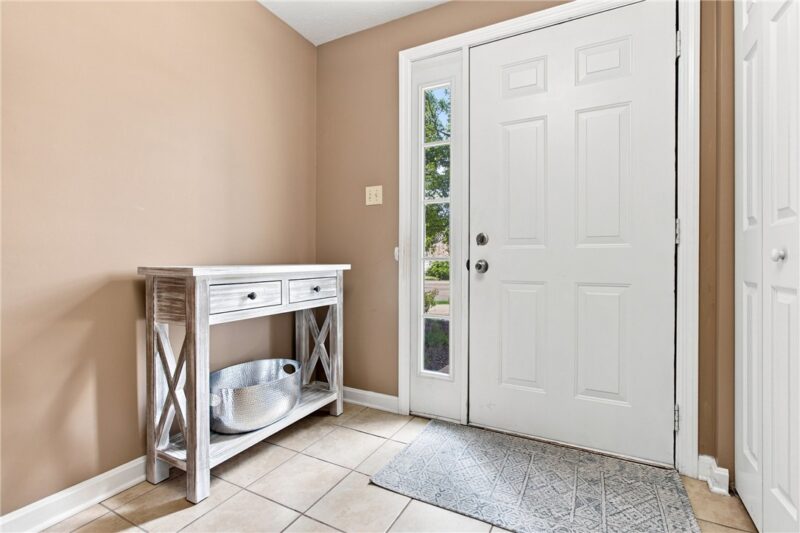 1343 Meadowbrook Dr — photo 2