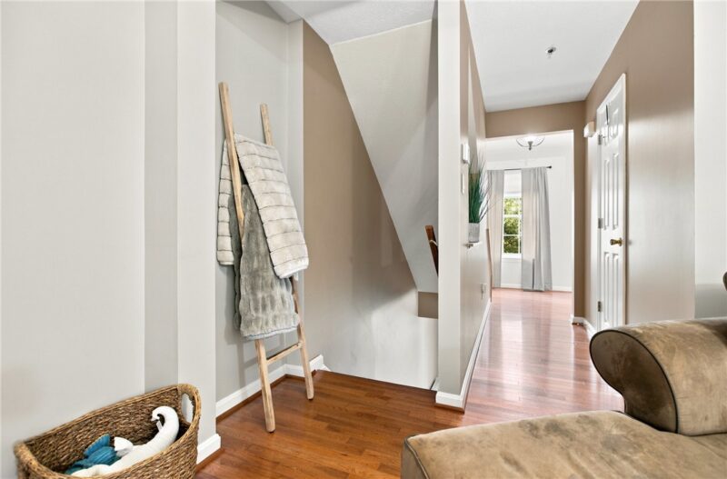 1343 Meadowbrook Dr — photo 6