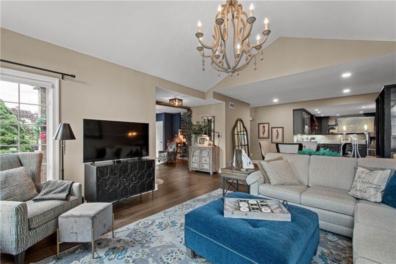 807 Cherry Hill Drive — photo 6