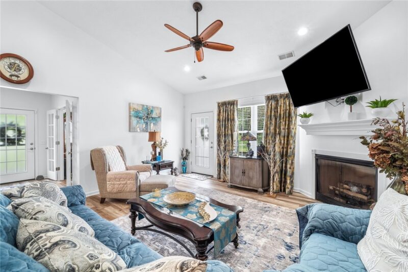 1804 Seminole Circle — photo 6