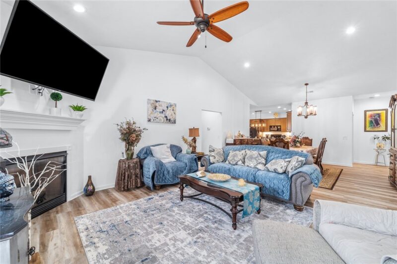 1804 Seminole Circle — photo 8
