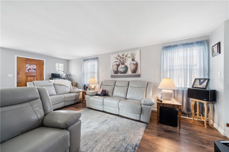 1431 Stanley Dr — photo 4