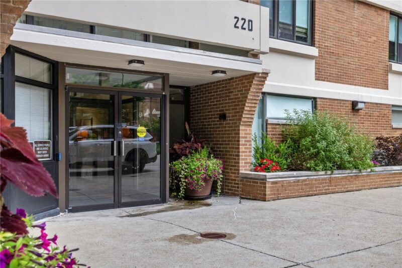 220 N Dithridge St 504 — photo 3