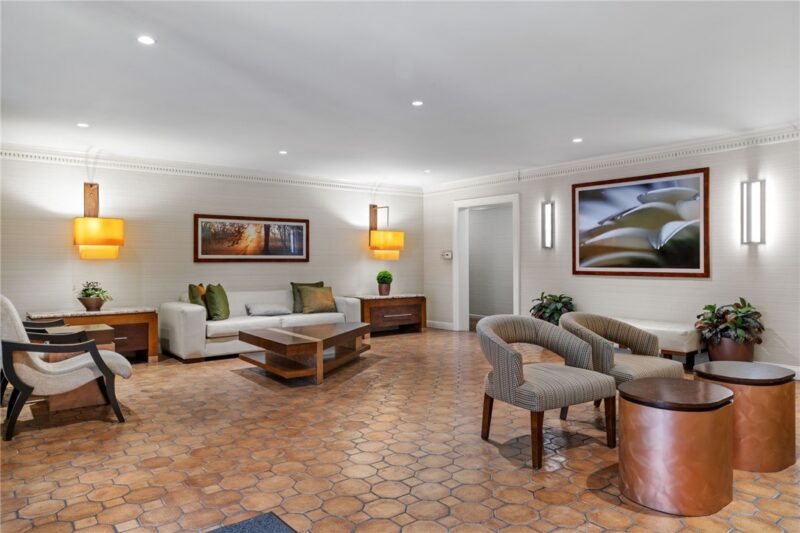 220 N Dithridge St 504 — photo 4