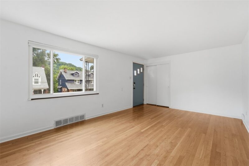 3653 Harbison Ave — photo 6