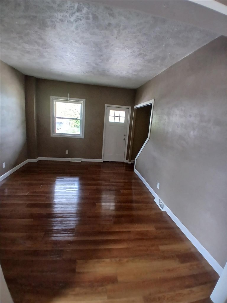 801 N Warren Ave — photo 5