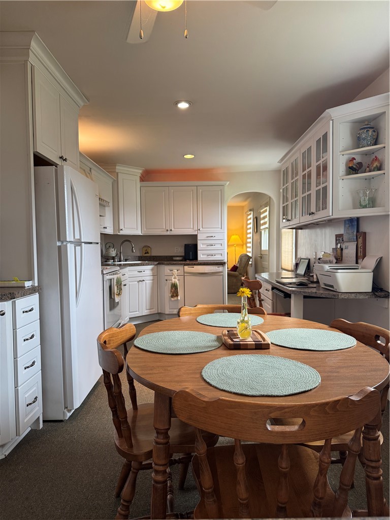 427 Ridgelawn Ave — photo 8